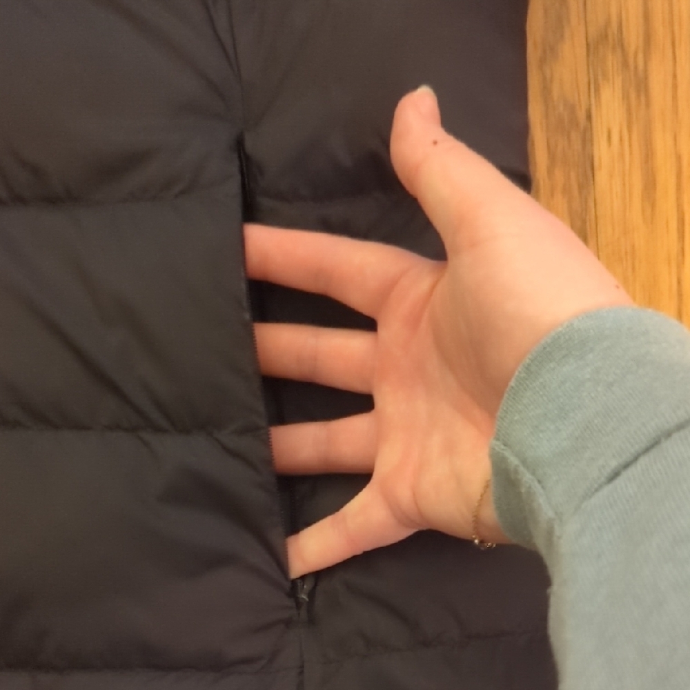 Amazon Essentials Black Puffer Jacket - Picture 3 of 4